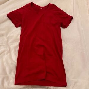 LULULEMON RED SWIFTLY TECH SHORT-SLEEVE SIZE 6